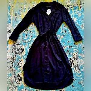 Paint it black in this gorgeous Banana Republic Linen shirt dress. Medium Petite